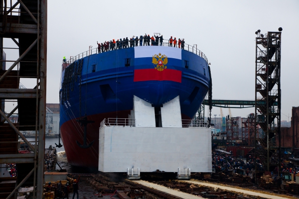 Балтийский завод спустил на воду дизель-электрический ледокол «Виктор Черномырдин»